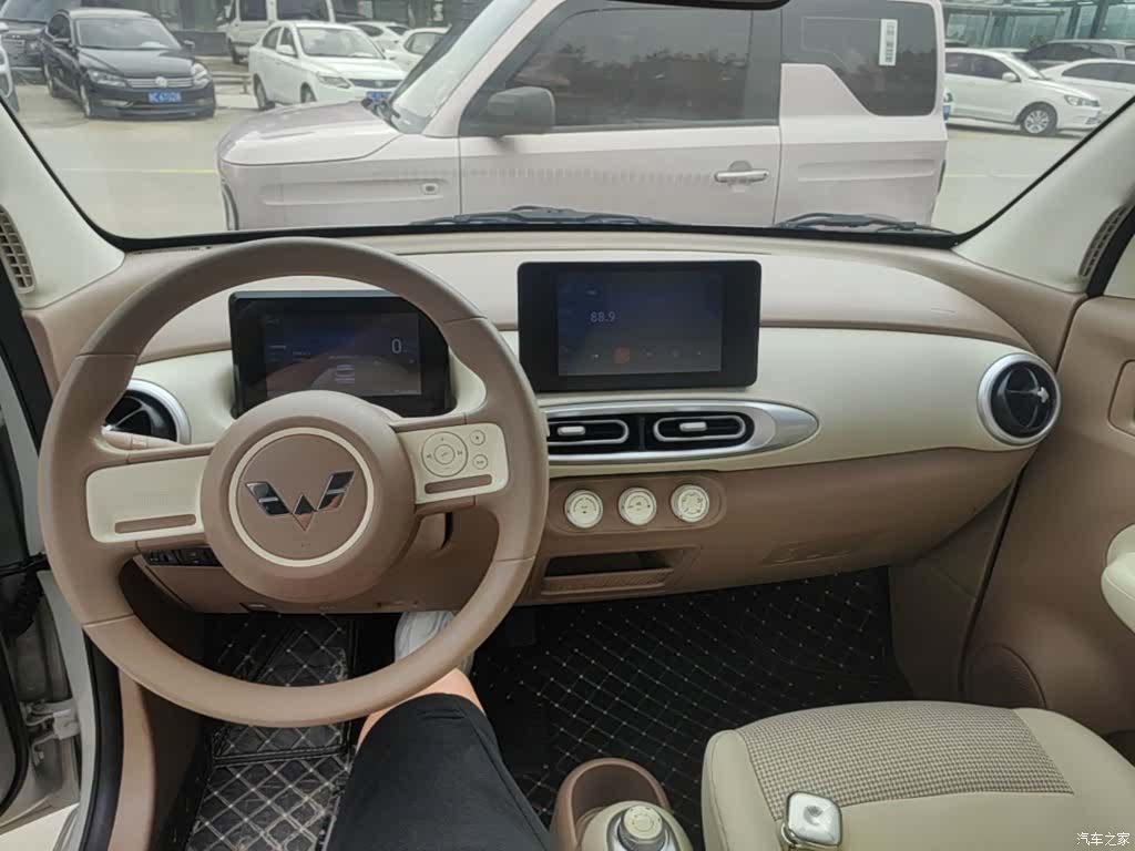 Wuling MINIEV, 2025 10