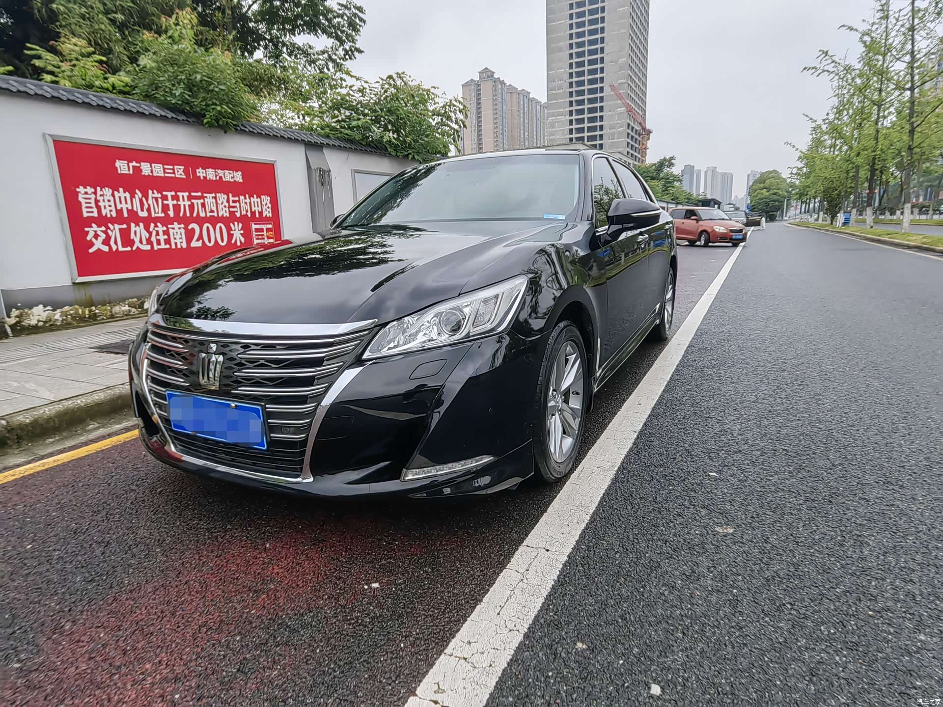 Toyota Crown, 2017 1