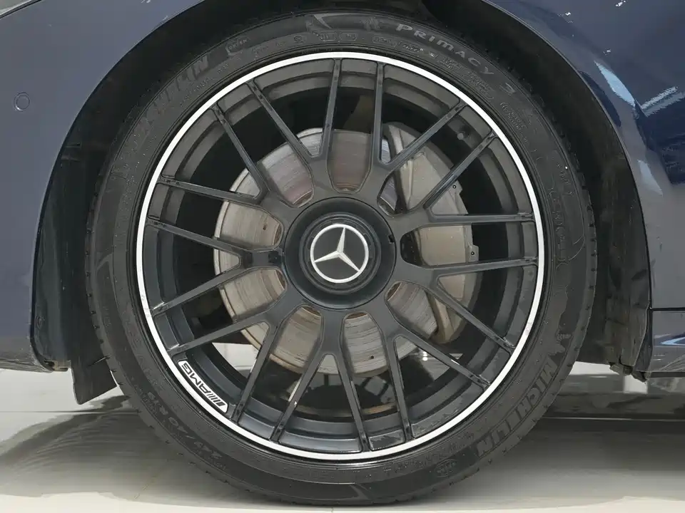 Mercedes-Benz CLS Mercedes-Benz CLS