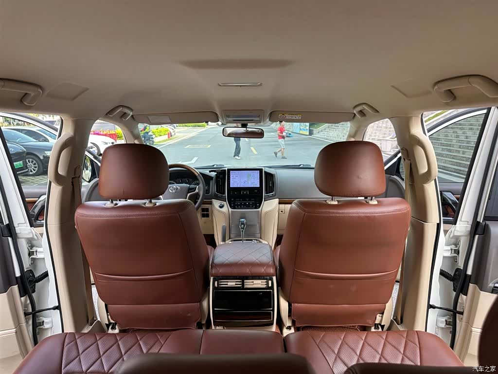 Toyota Land Cruiser, 2020 27