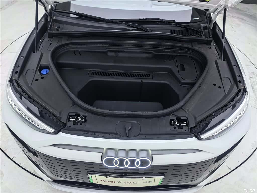 Audi e-tron, 2025 19