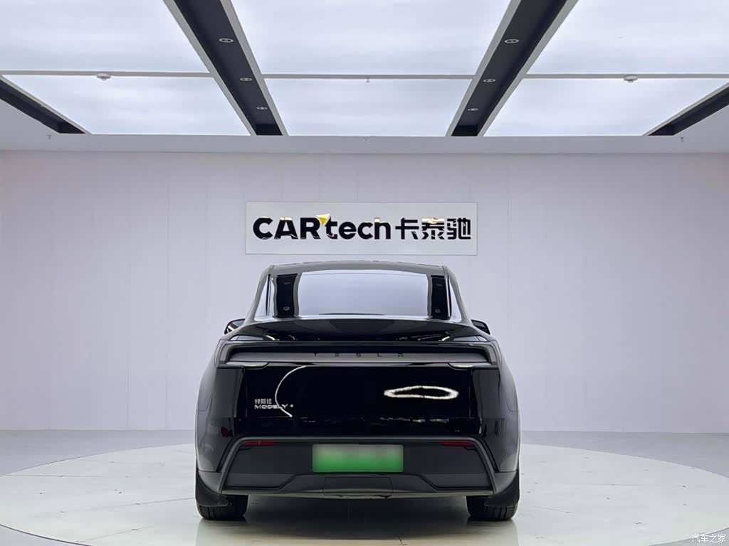 Tesla Model Y, 2025 4