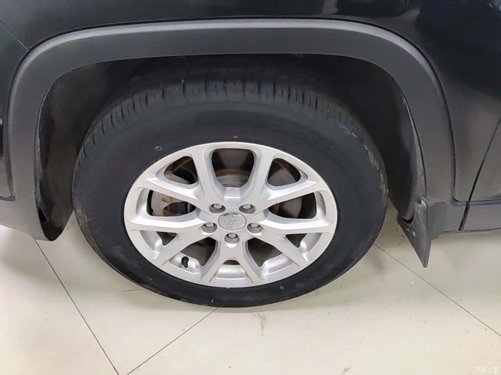 Jeep Cherokee, 2017 23