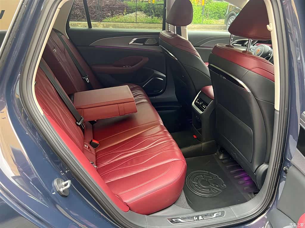 Hongqi H5, 2024 8