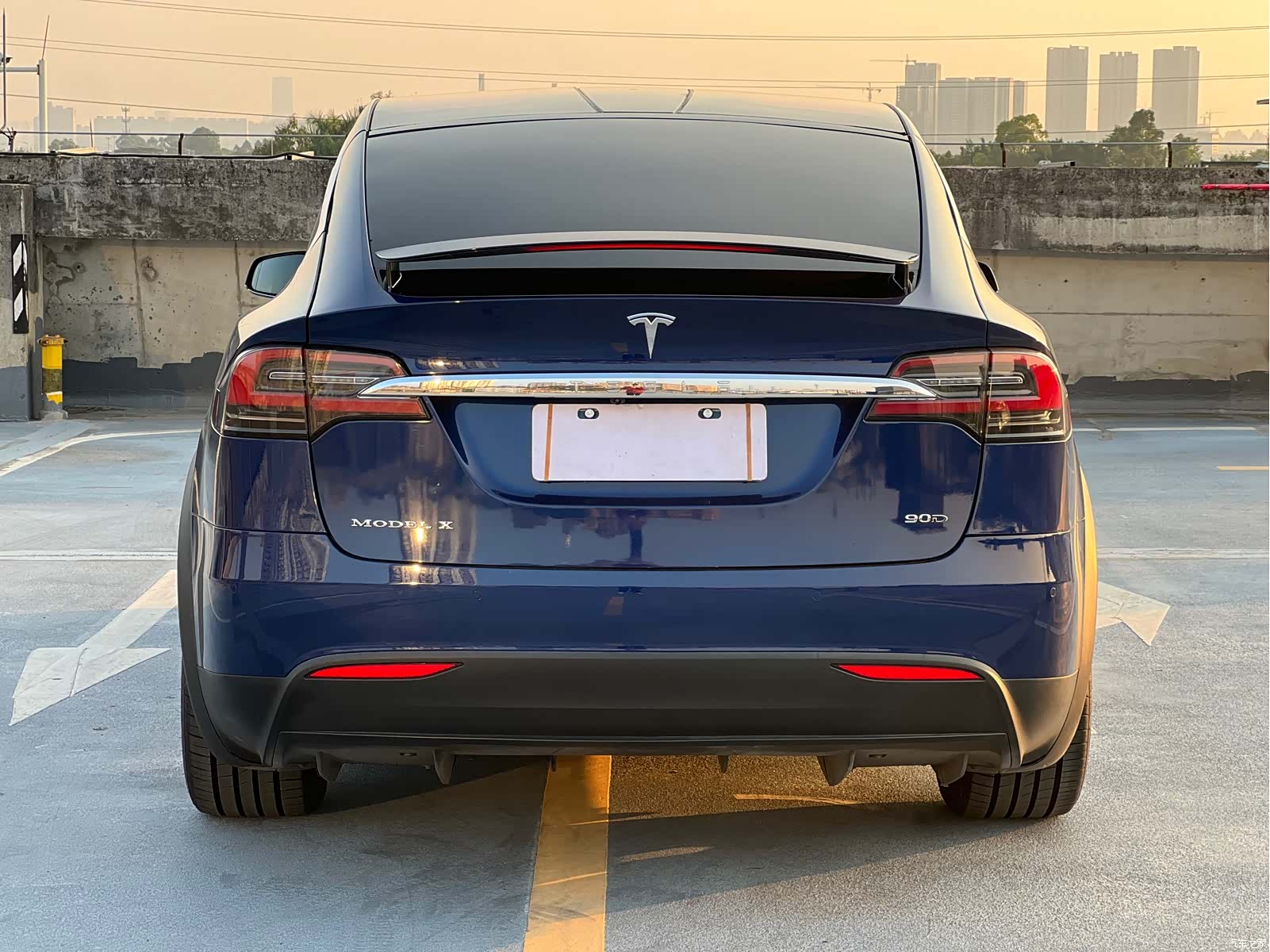 Tesla Model X, 2017 6