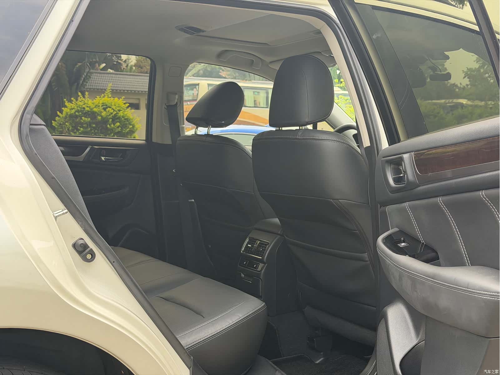 Subaru Outback, 2016 все фото