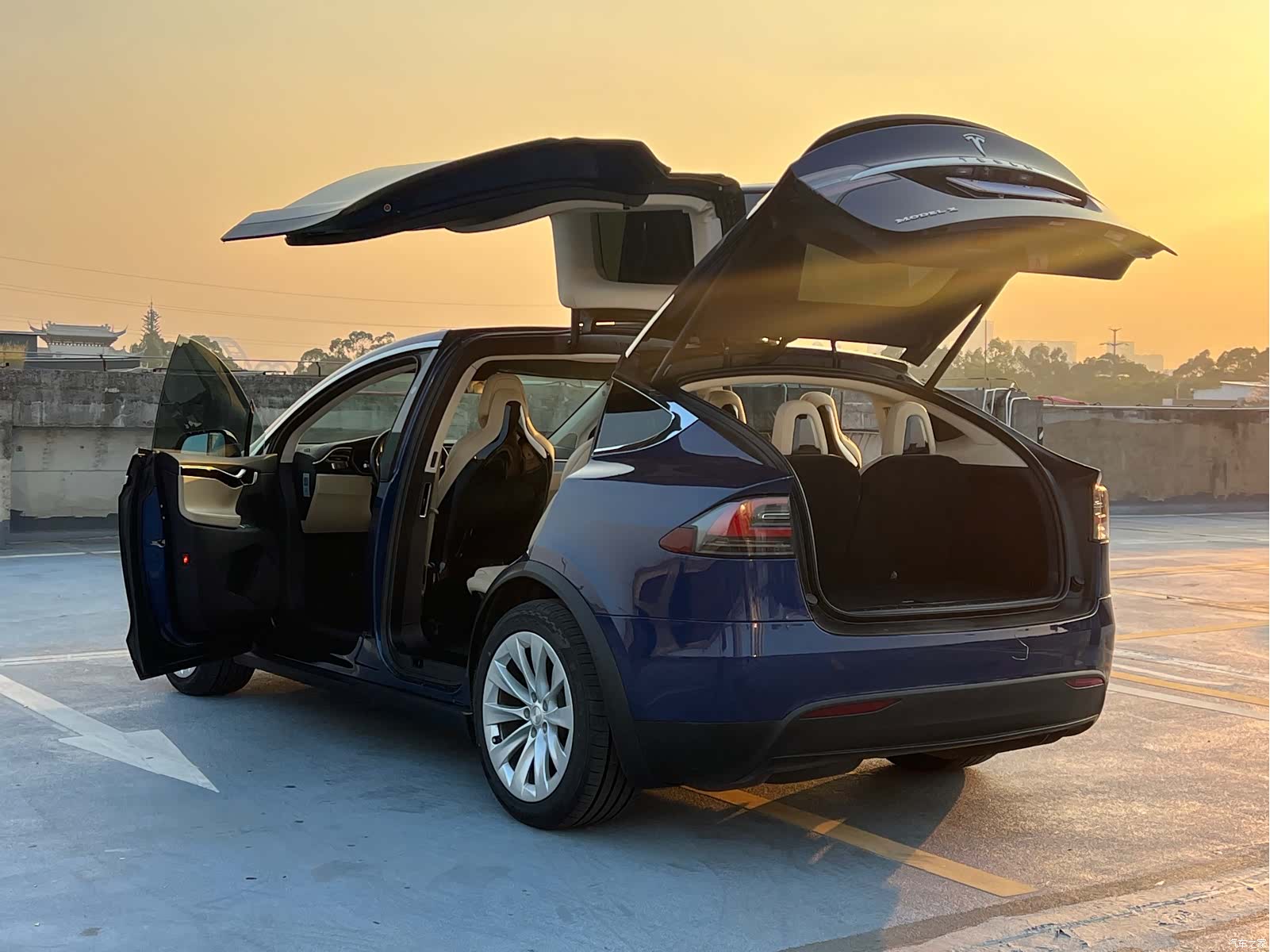 Tesla Model X, 2017 26