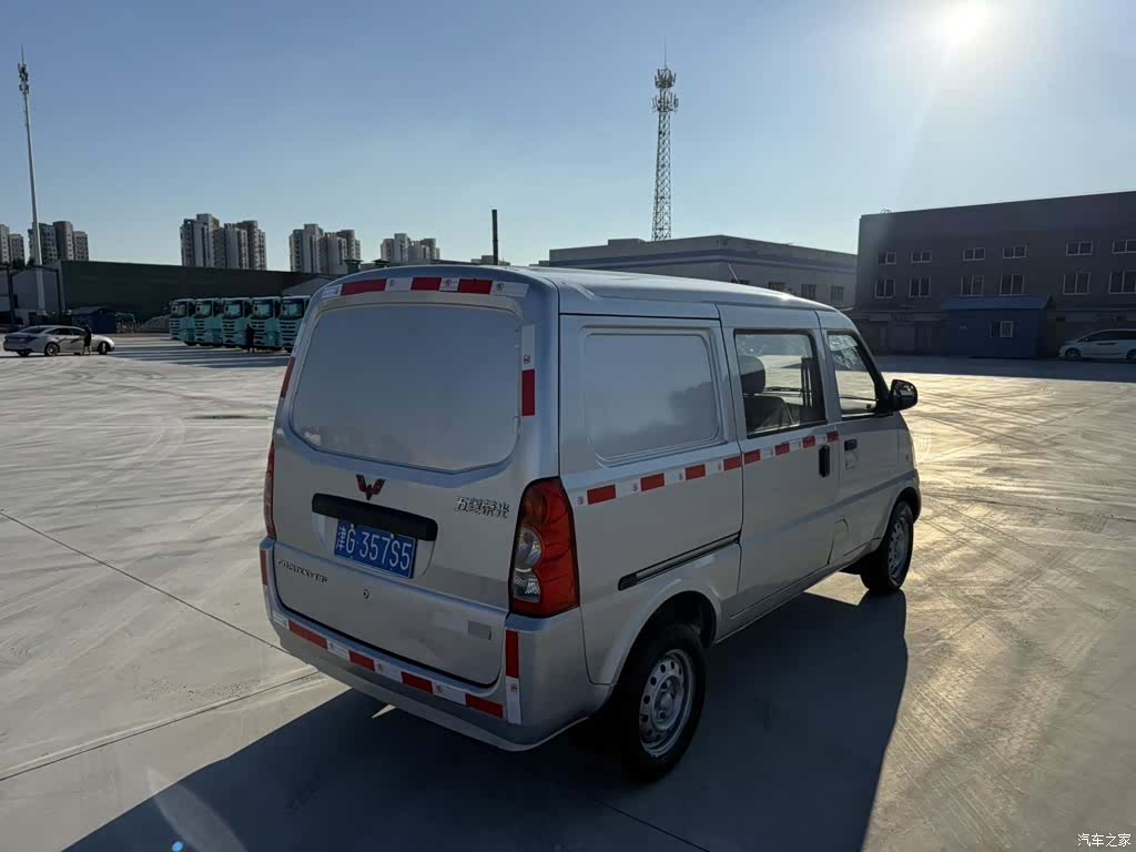 Wuling S, 2014 9