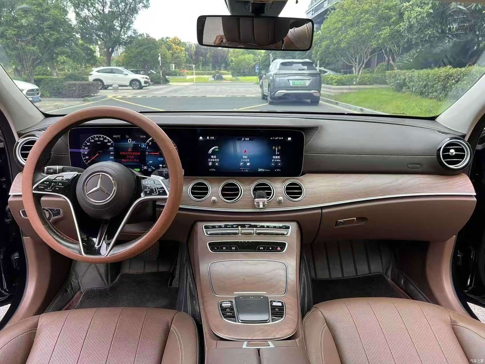 Mercedes-Benz E-Class, 2023 4