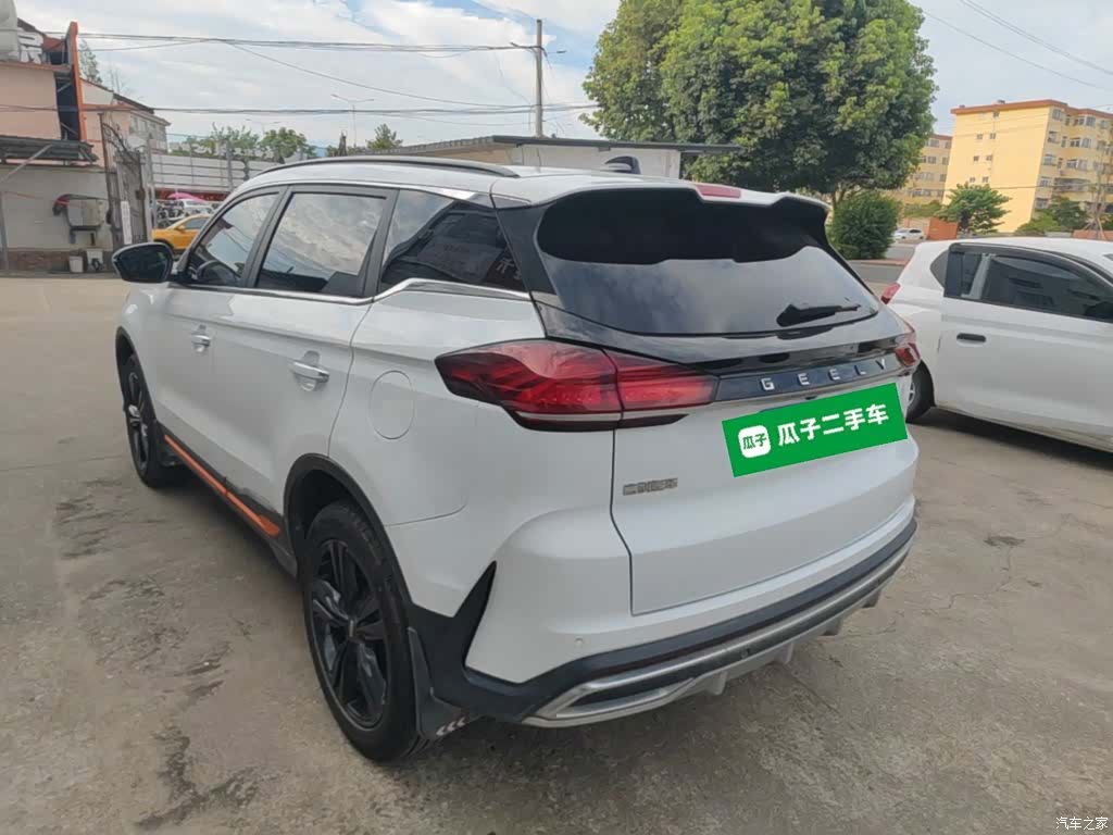 Geely Boyue, 2022 все фото