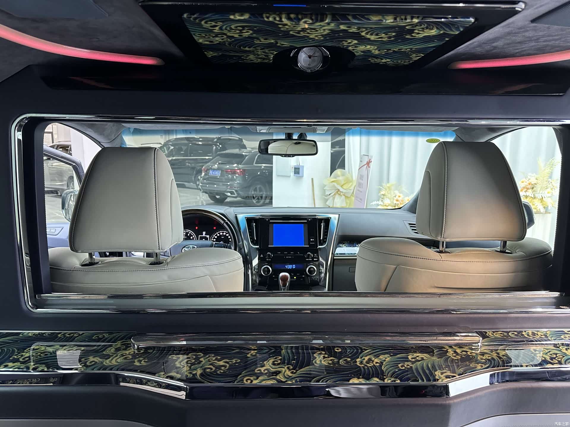 Toyota Alphard, 2018 6