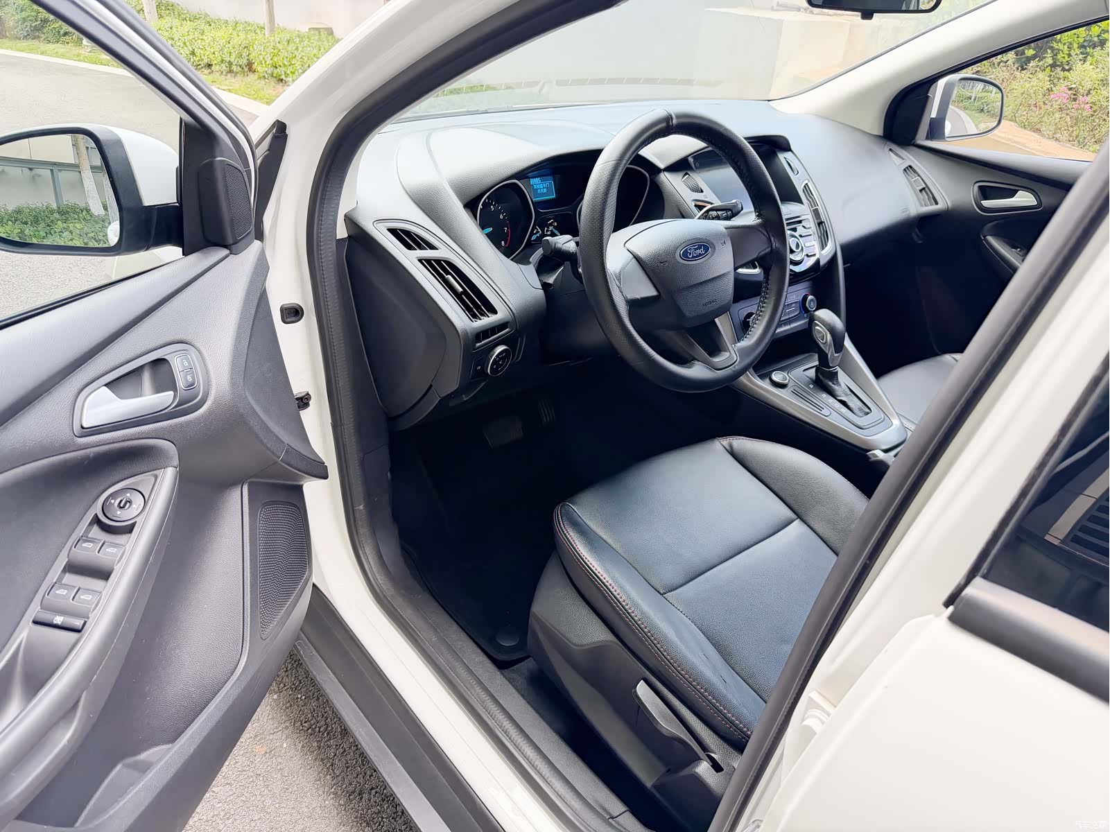 Ford Focus, 2018 все фото