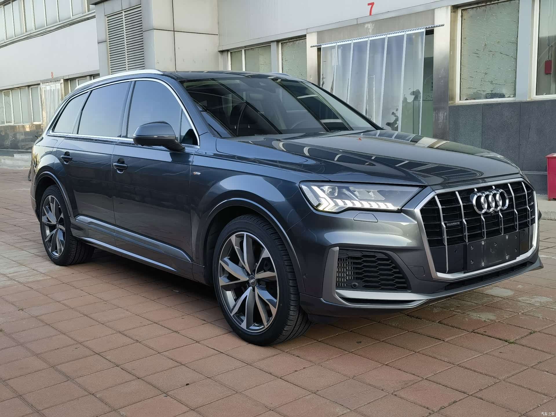 Audi Q7, 2020 3
