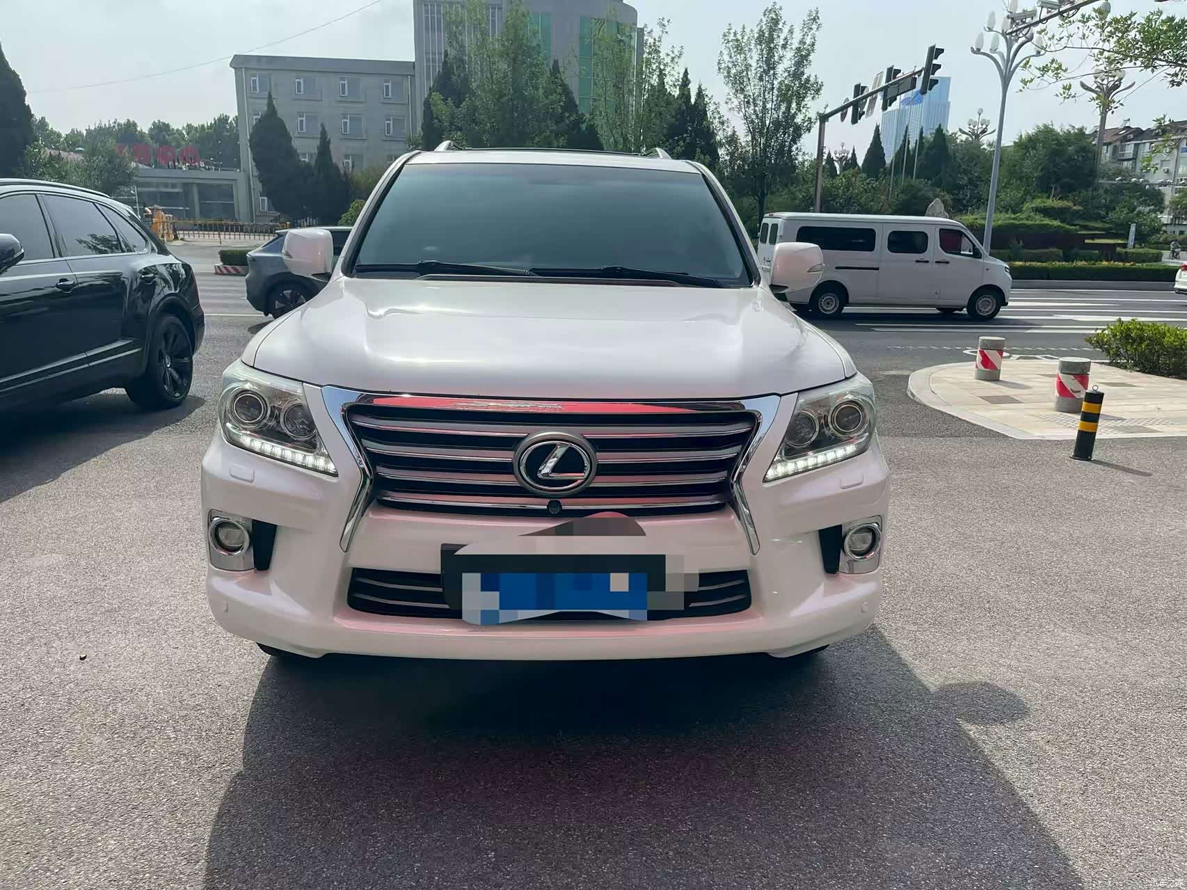 Lexus LX, 2013 2