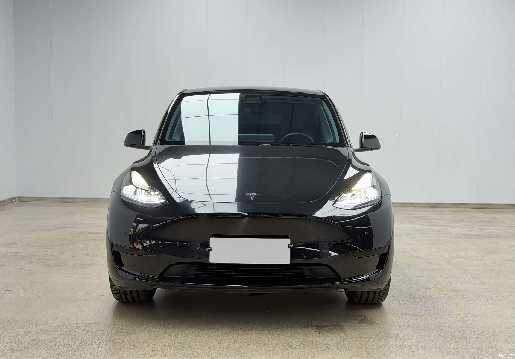 Tesla Model Y, 2023 2