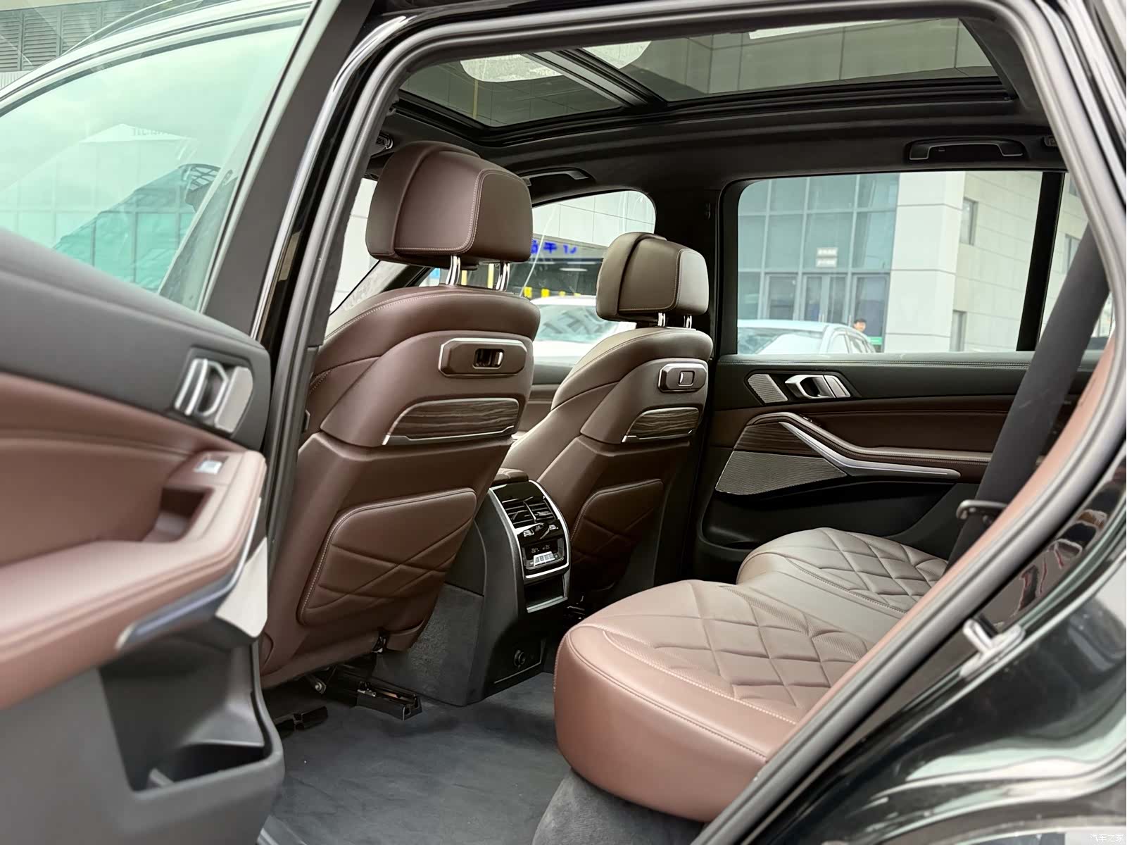 BMW X5, 2025 10