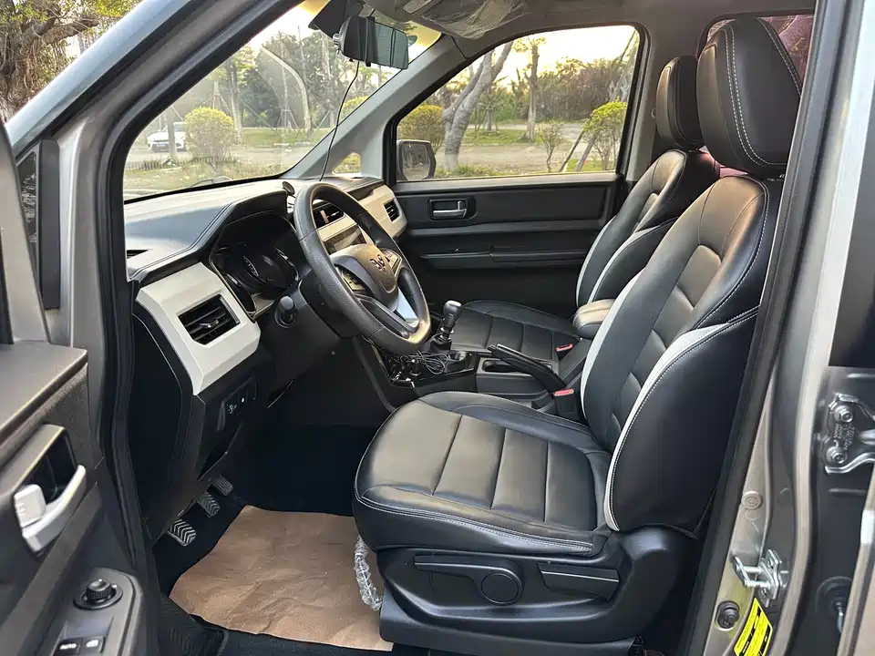 Wuling Wuling Hongguang PLUS