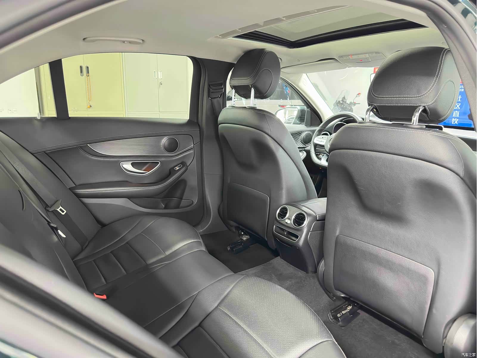 Mercedes-Benz C-Class, 2019 23