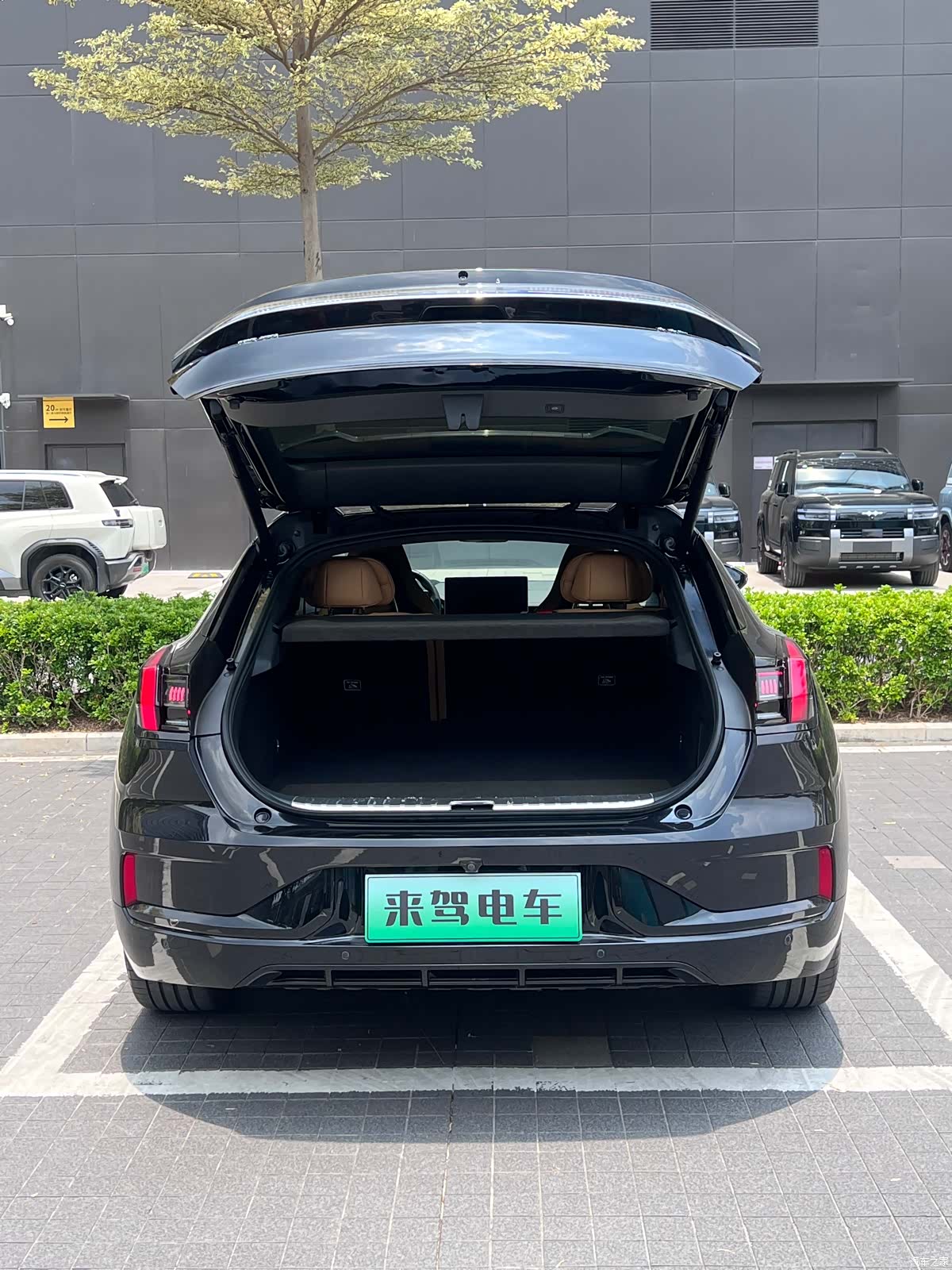 Zeekr 001, 2023 8