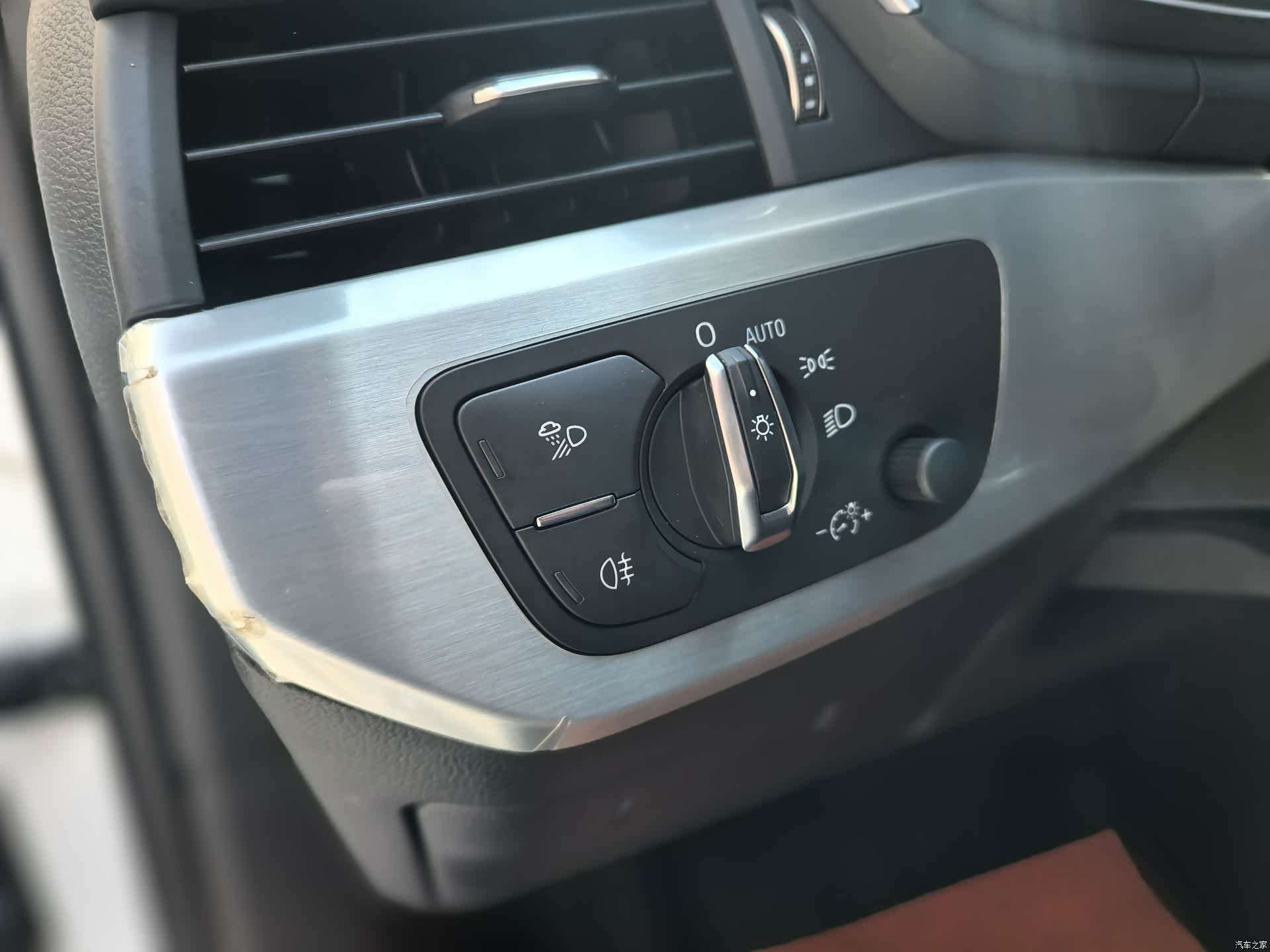 Audi A4L, 2019 7