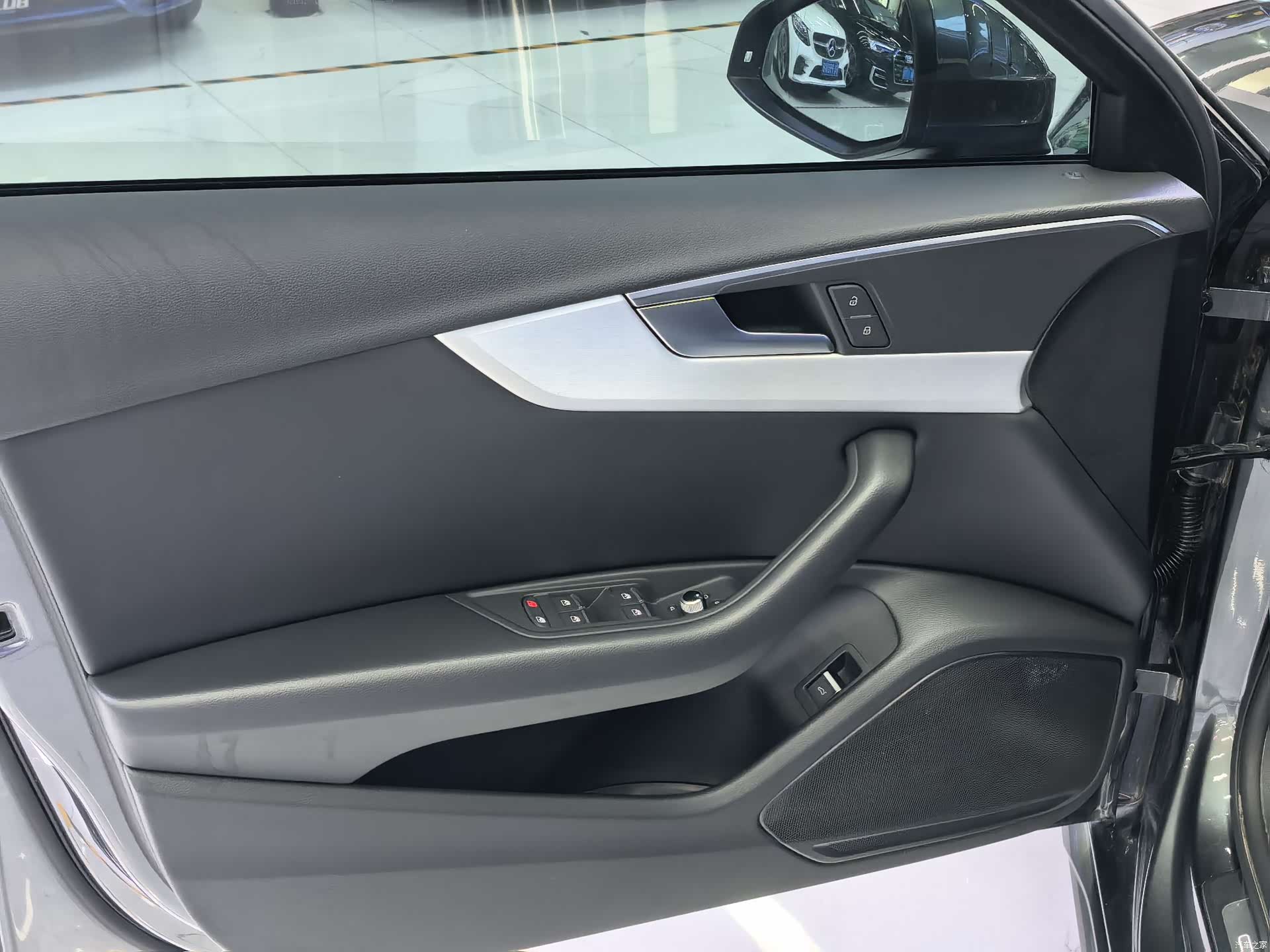 Audi A4L, 2021 9