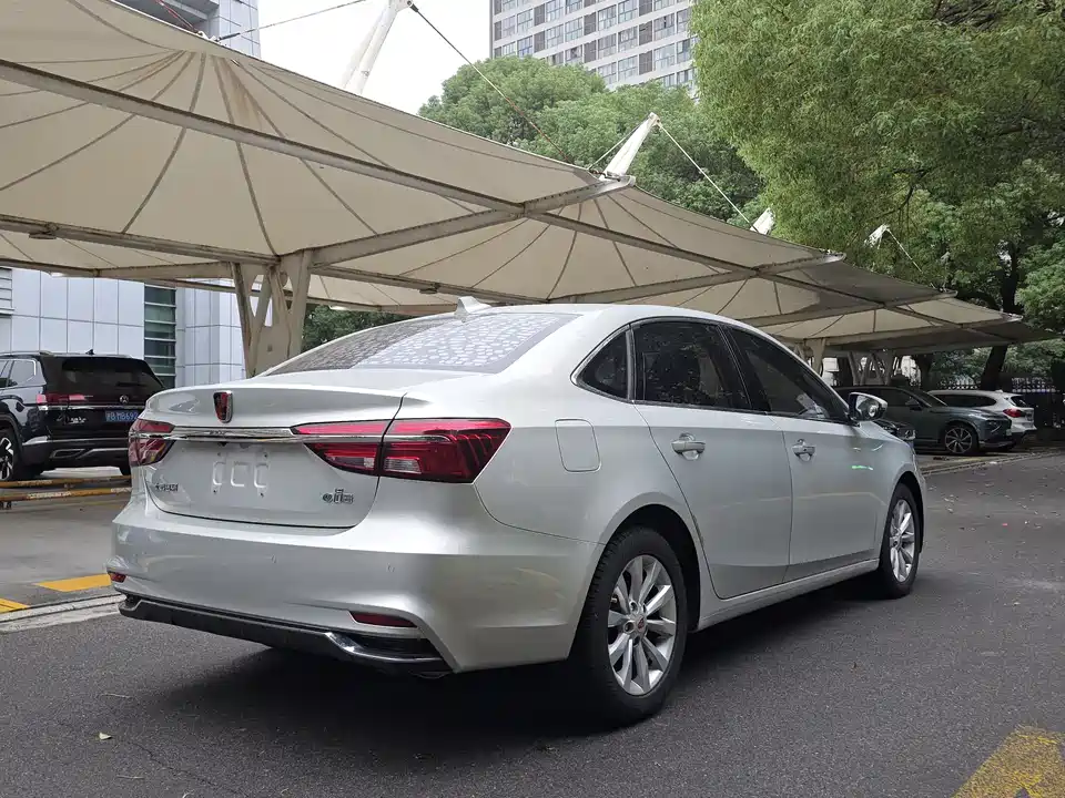 Roewe i6