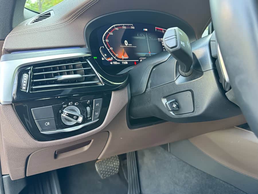 BMW 5 Series 2021, фото 15