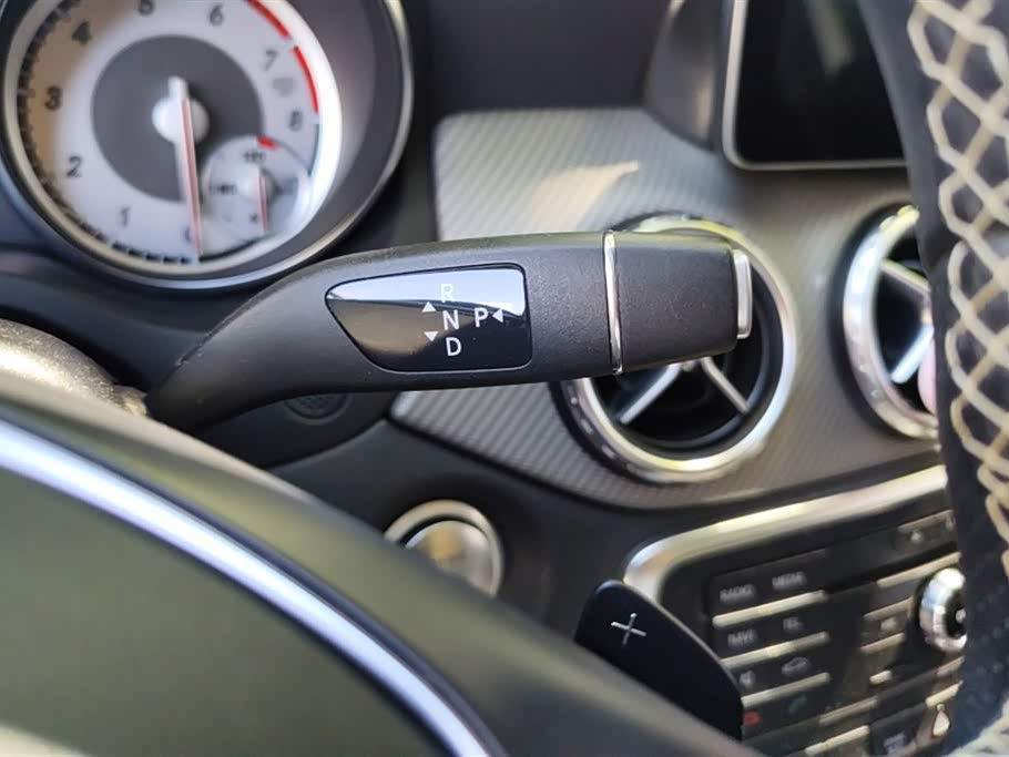 Mercedes-Benz GLA Mercedes-Benz GLA