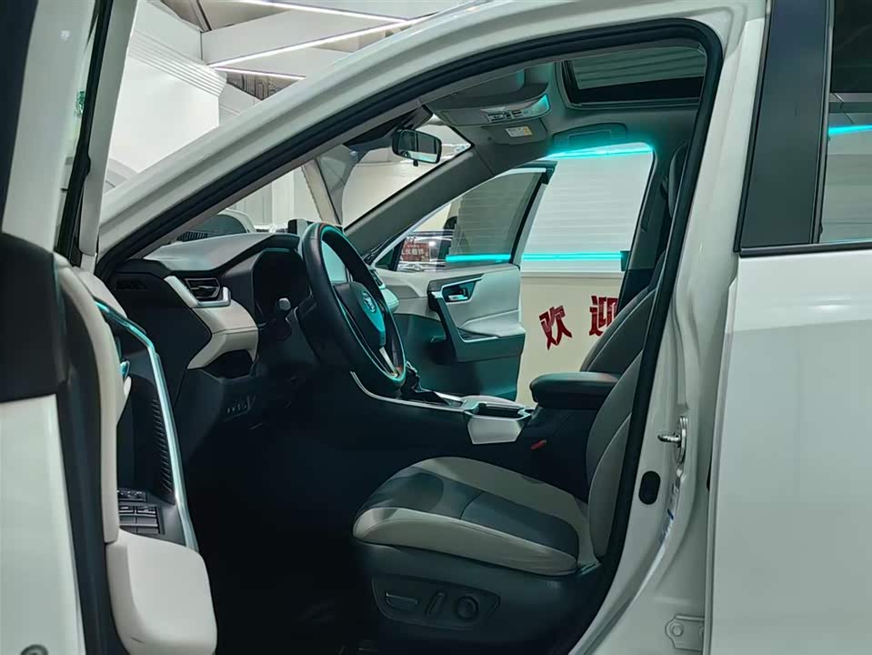 Toyota RAV4 Rongfang