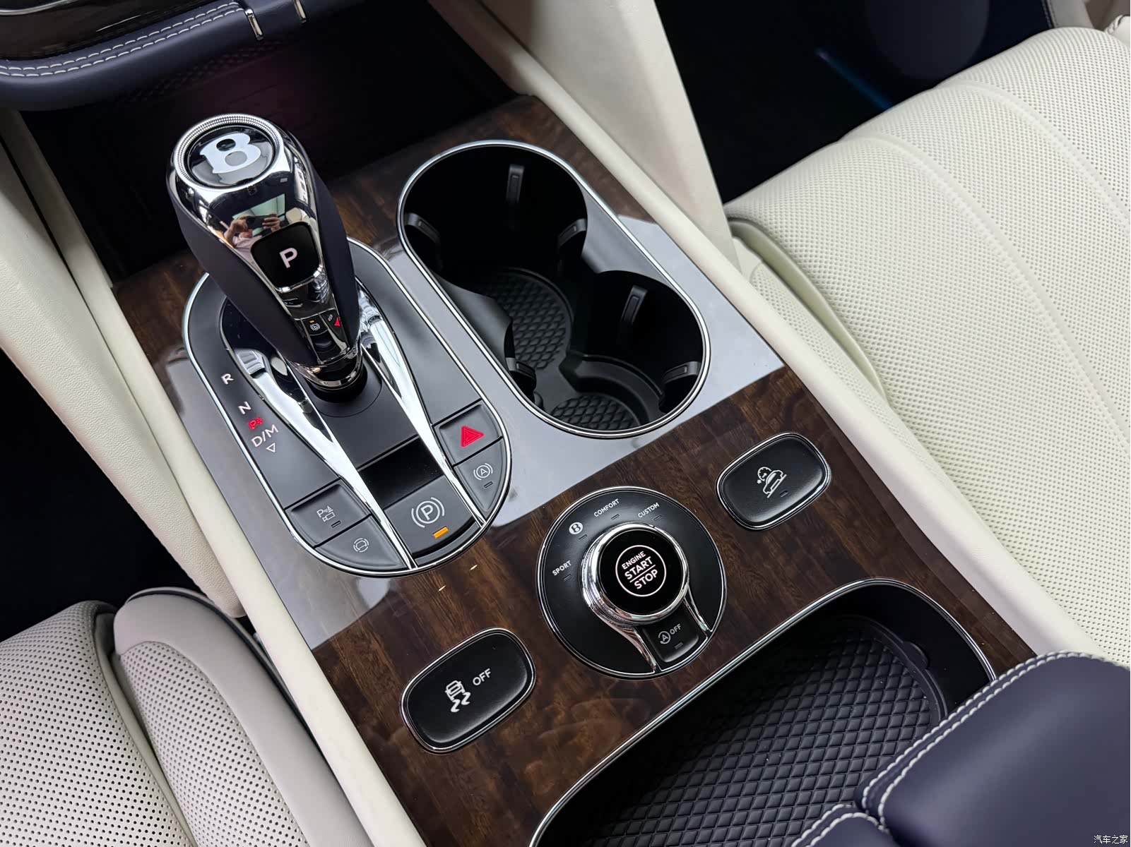 Bentley Bentayga, 2025 13