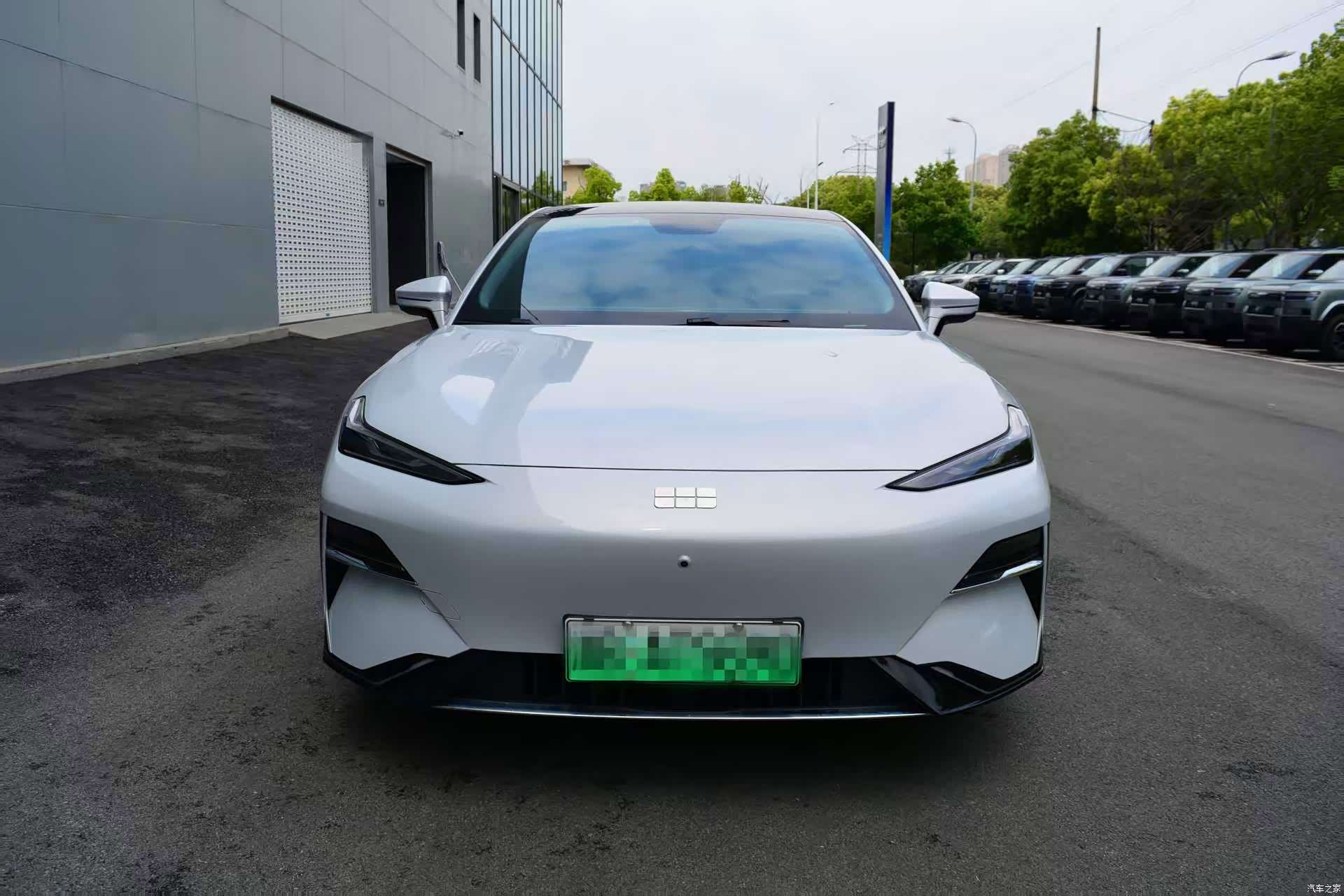 Geely E8, 2024 2