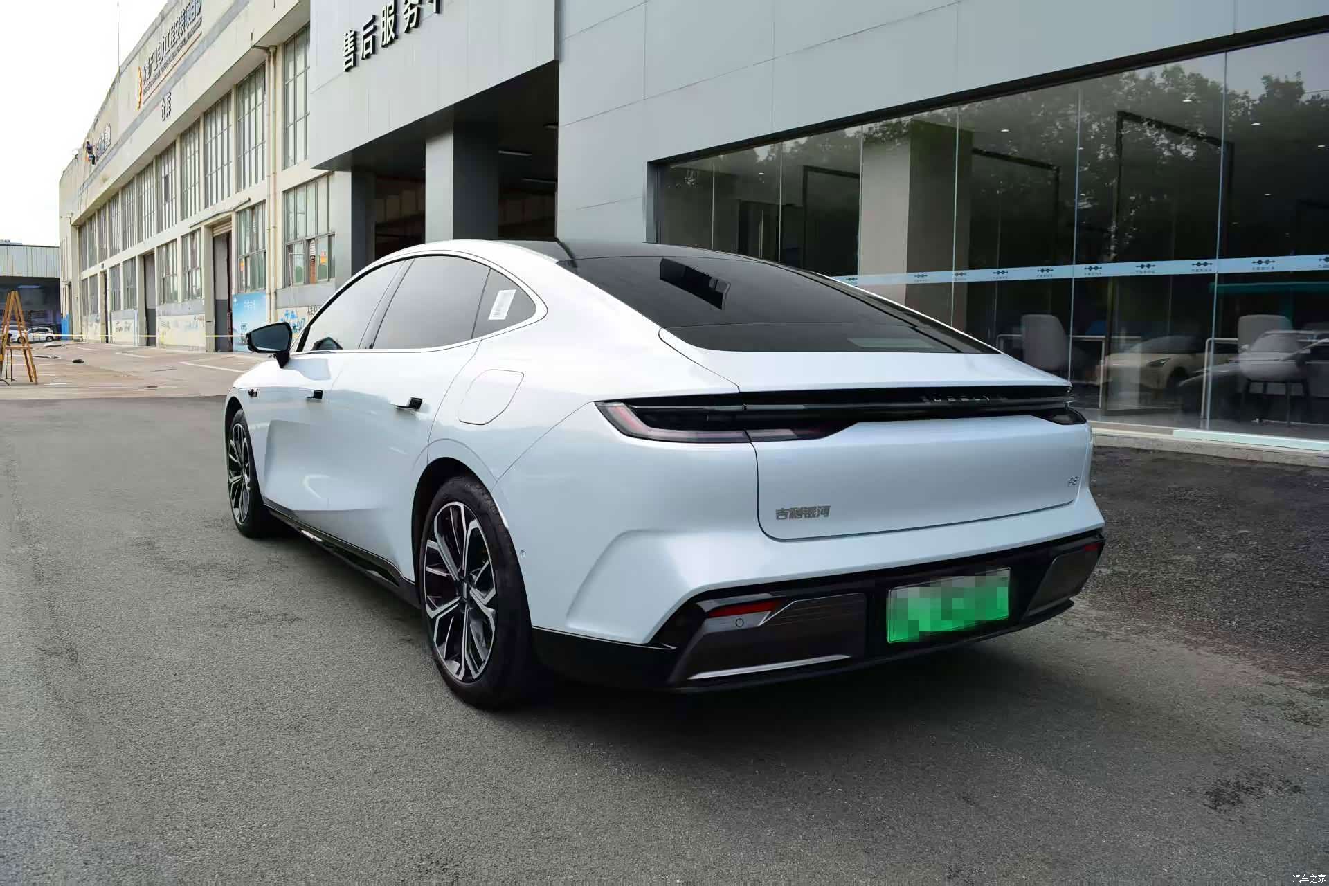 Geely E8, 2025 все фото