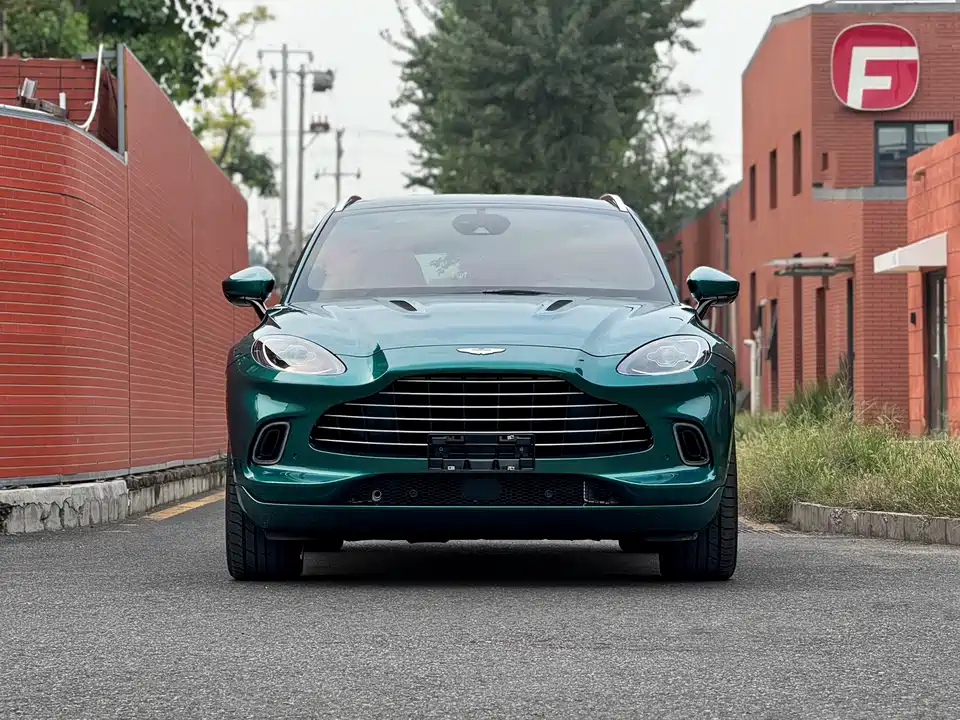 Aston Martin DBX