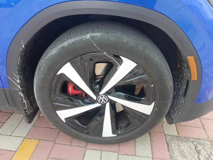 Volkswagen ID.6 CROZZ