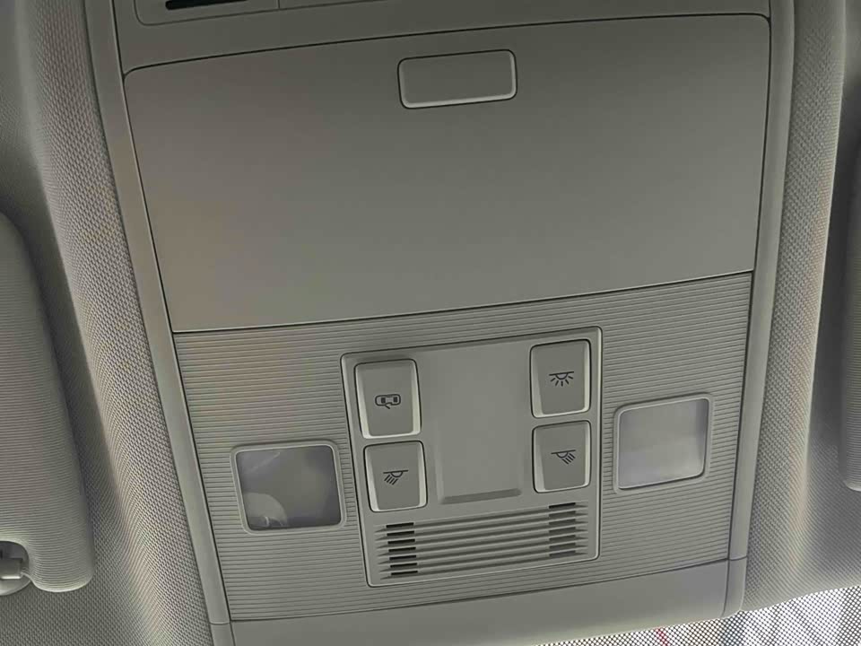 Volkswagen Exploring the shadow