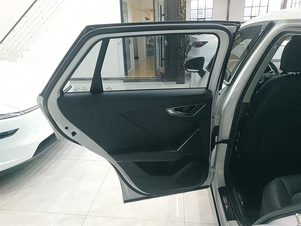Audi Q2L Audi Q2L