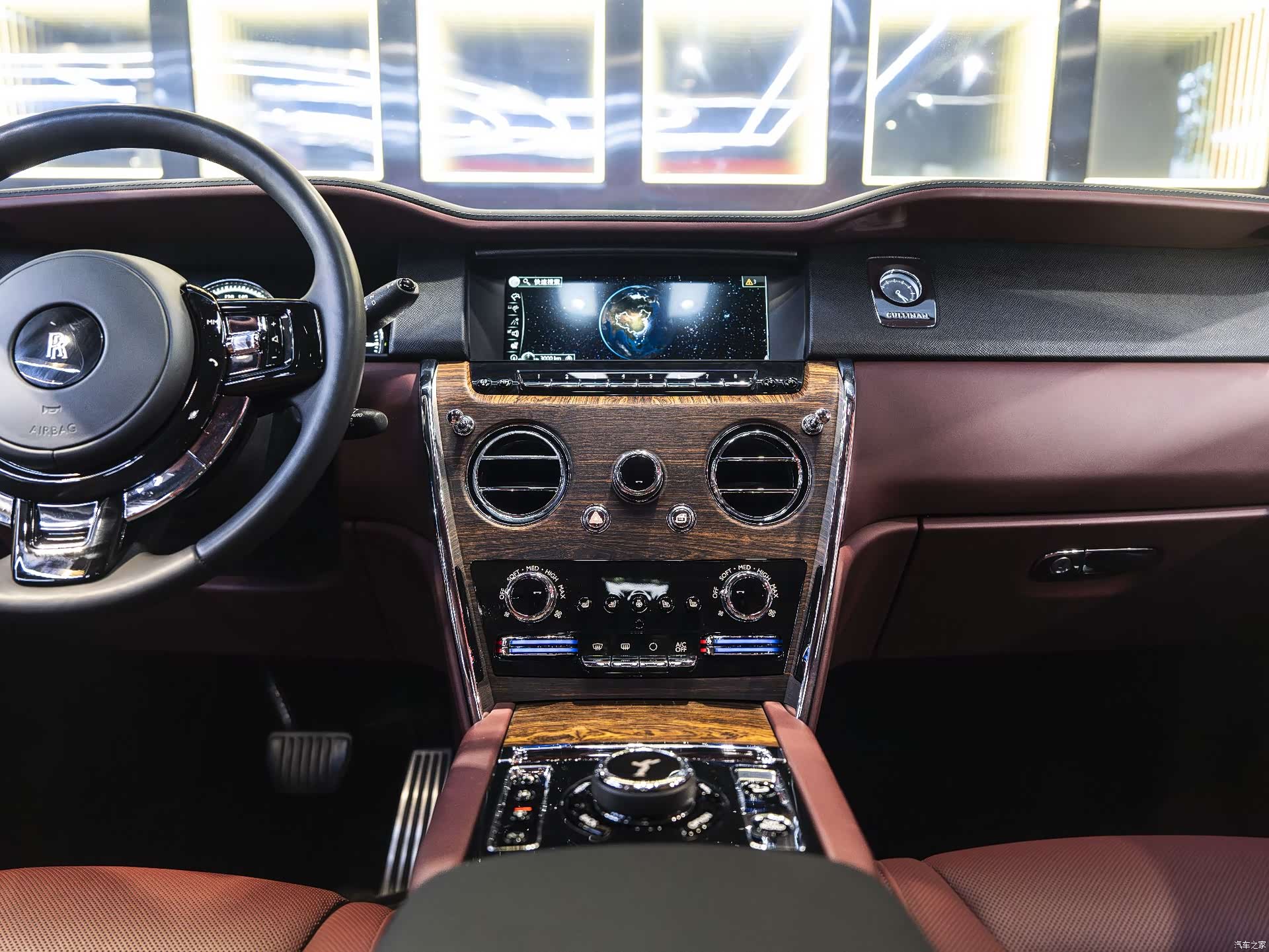 Rolls-Royce Cullinan, 2022 16