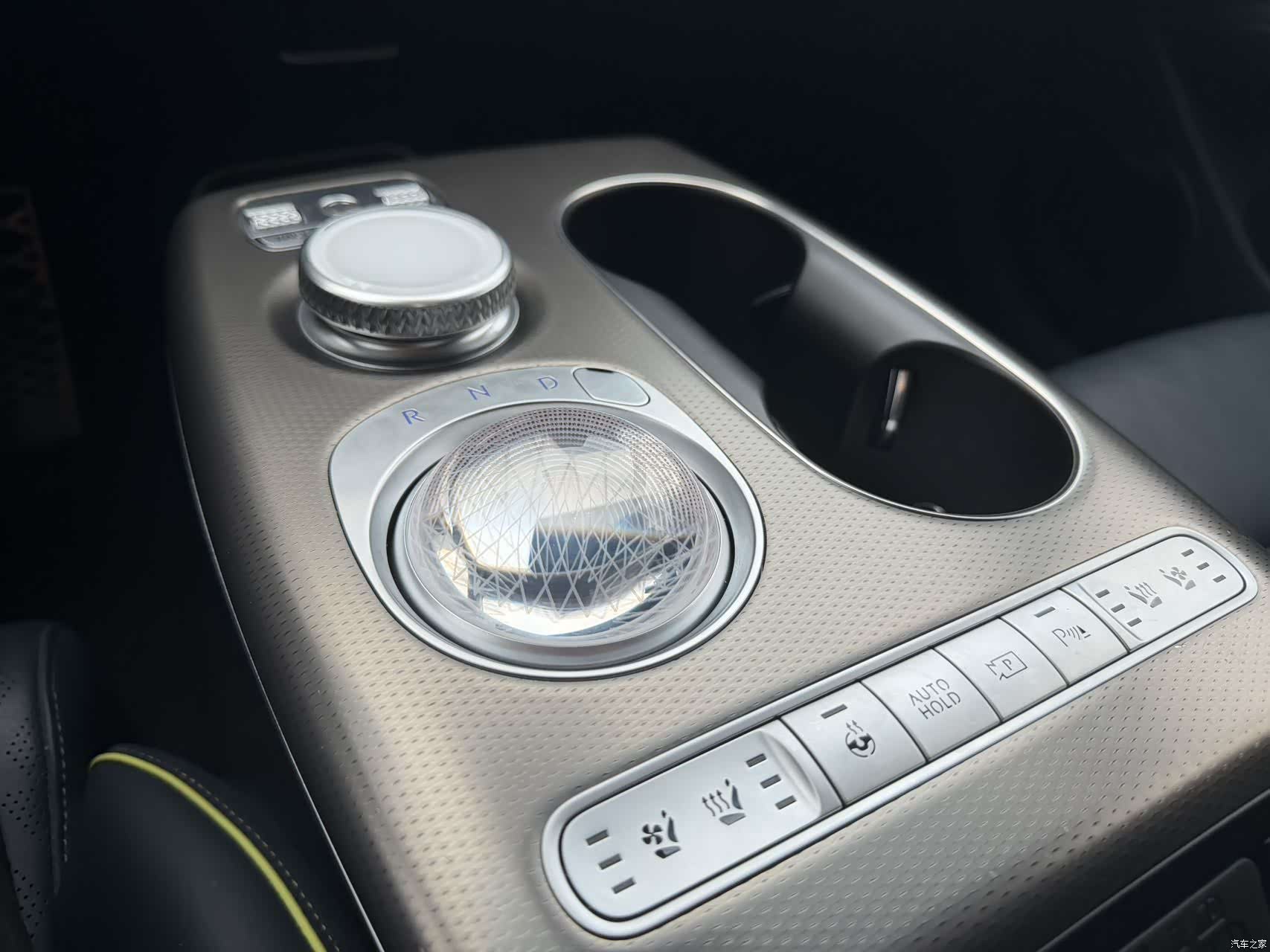 Genesis GV60, 2023 10