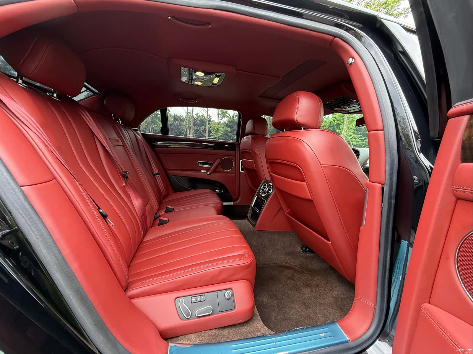 Bentley Flying Spur, 2015 11