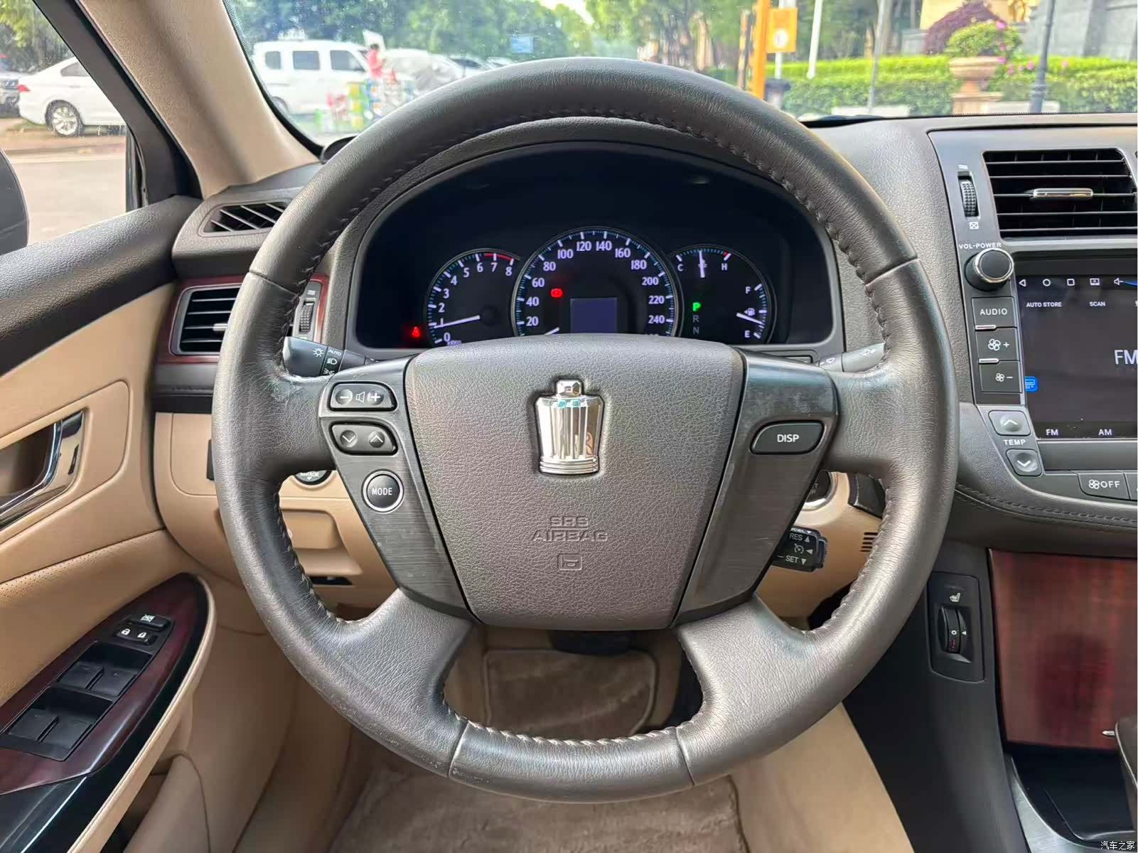 Toyota Crown, 2012 8