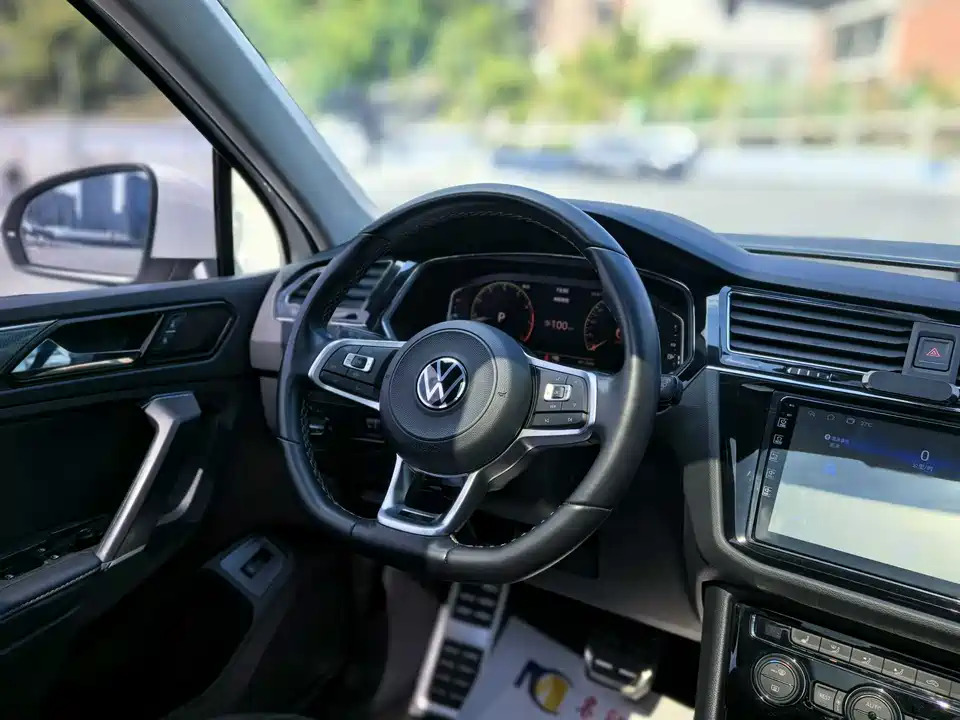 Volkswagen Tiguan L