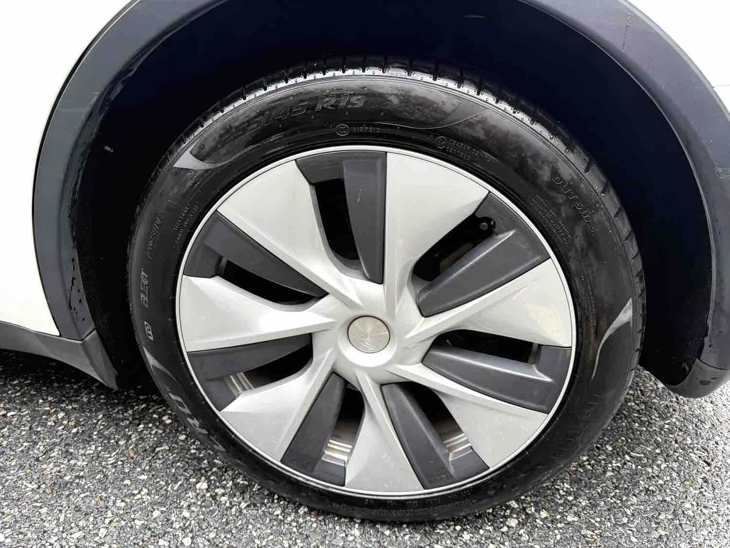 Tesla Model Y, 2022 17