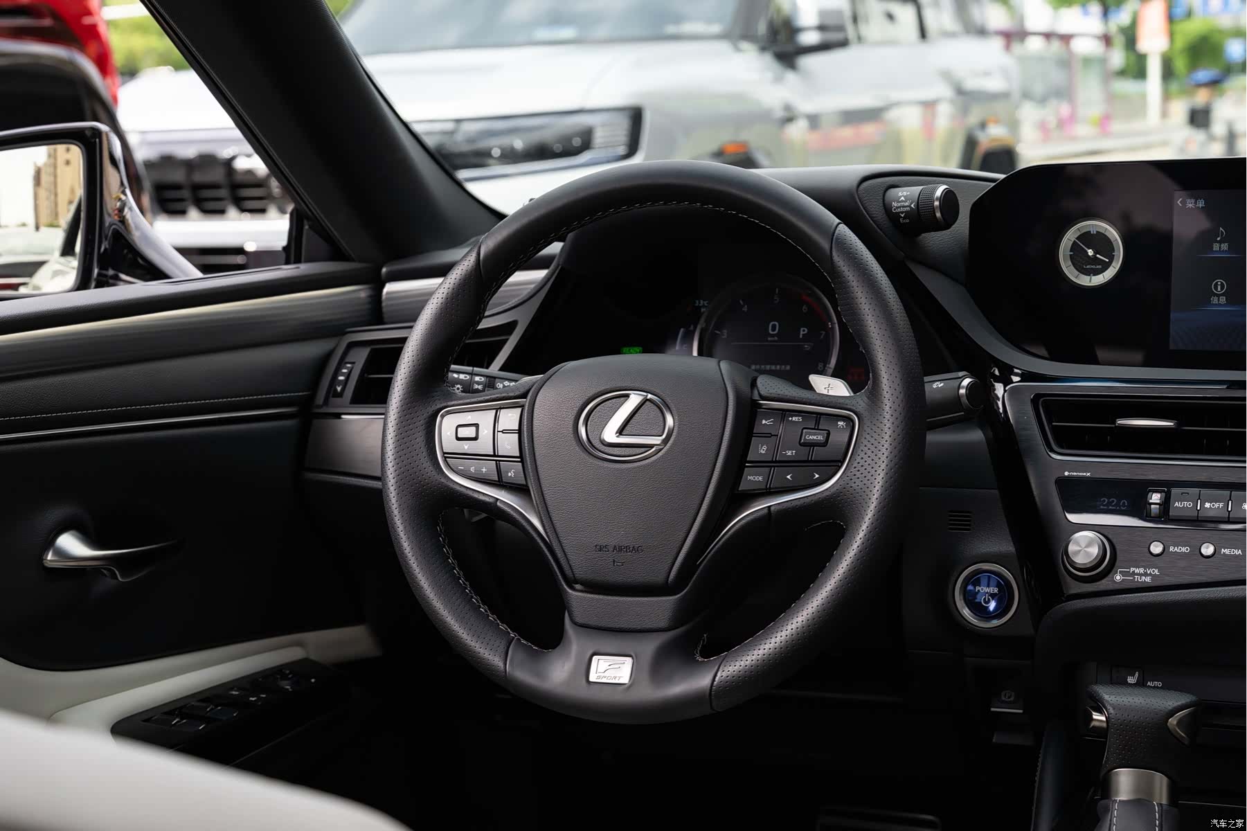 Lexus ES, 2021 13