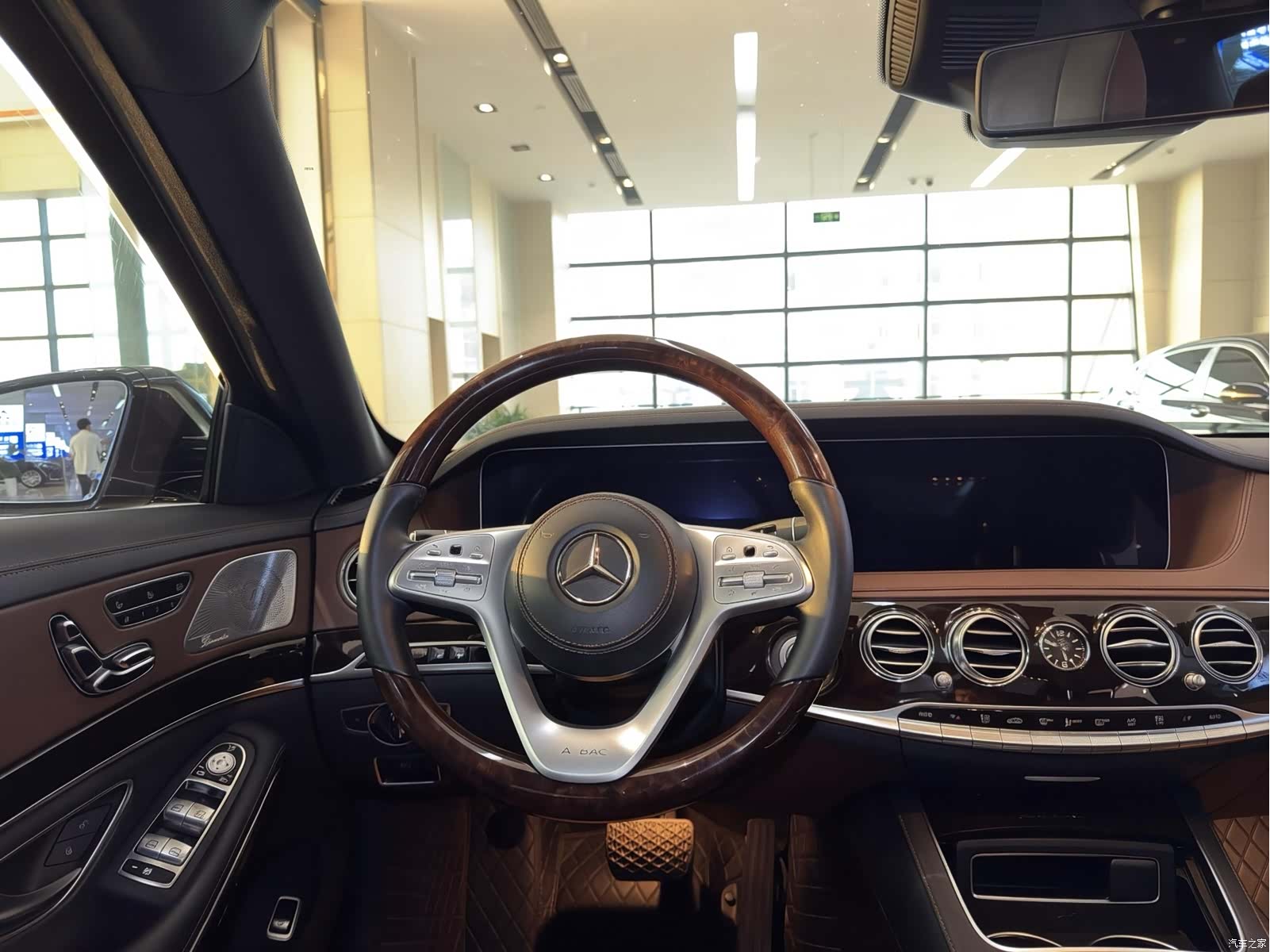 Maybach S-Class, 2018 12