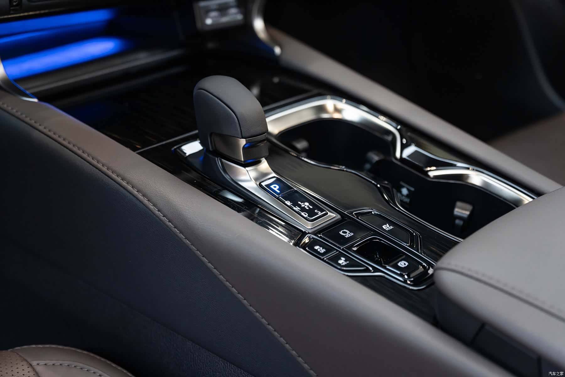 Lexus RX, 2025 15