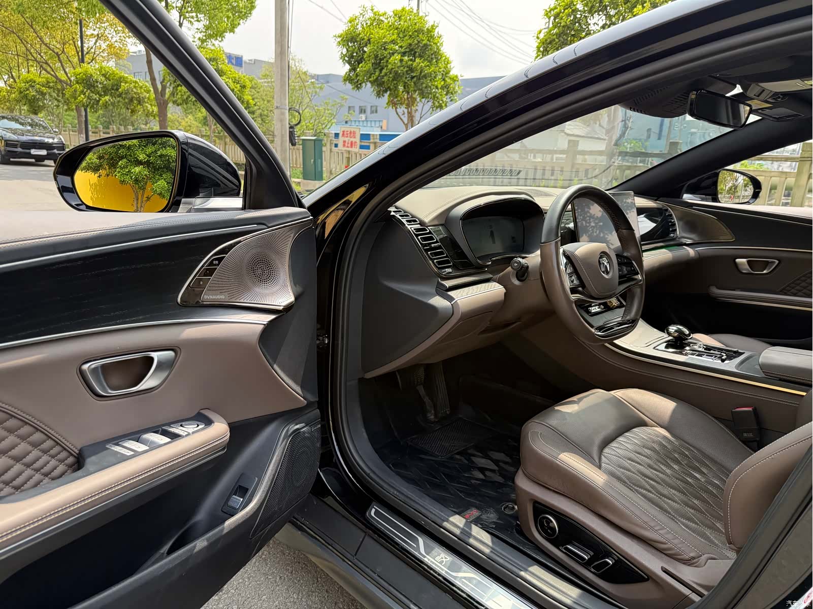 BYD Han, 2023 10