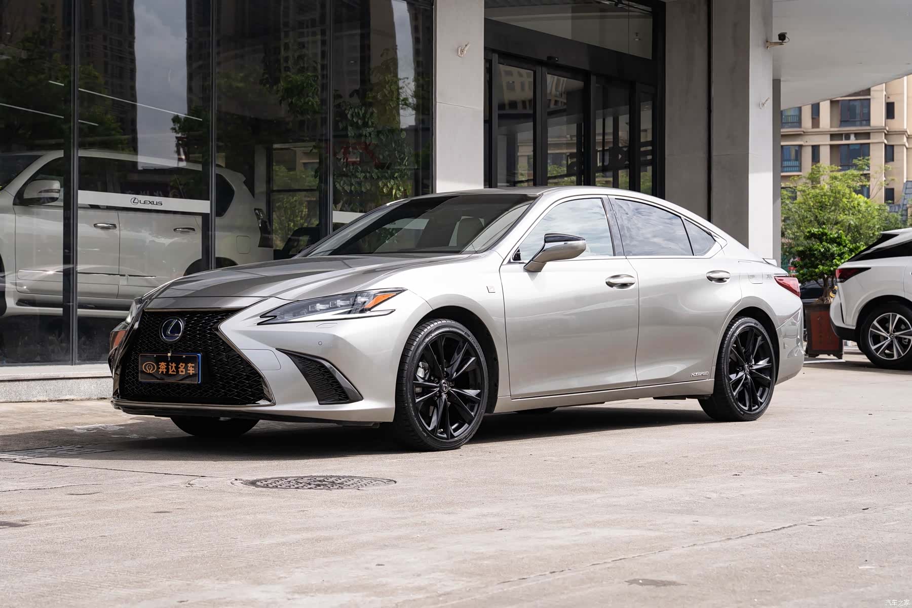Lexus ES, 2021 1