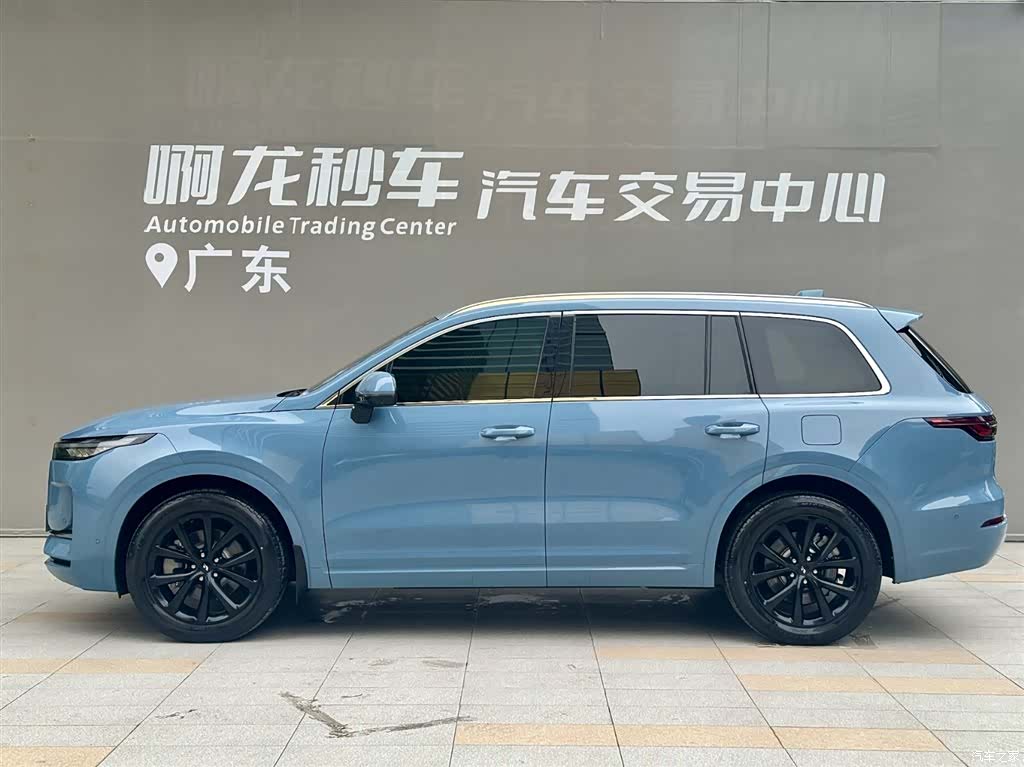 Li Auto ONE, 2023 4
