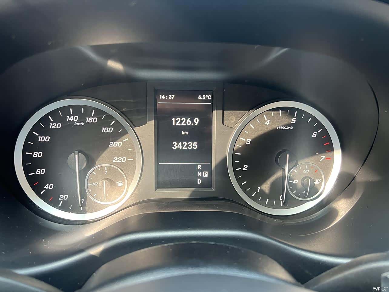Mercedes-Benz 7, 2021 10