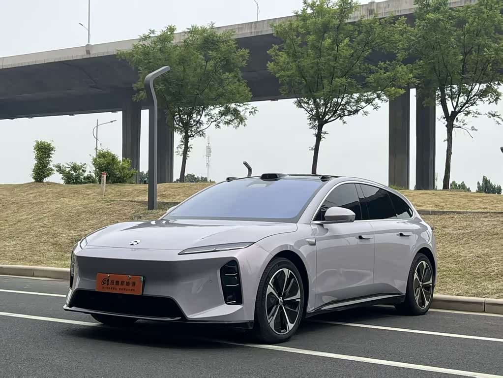 NIO ET5